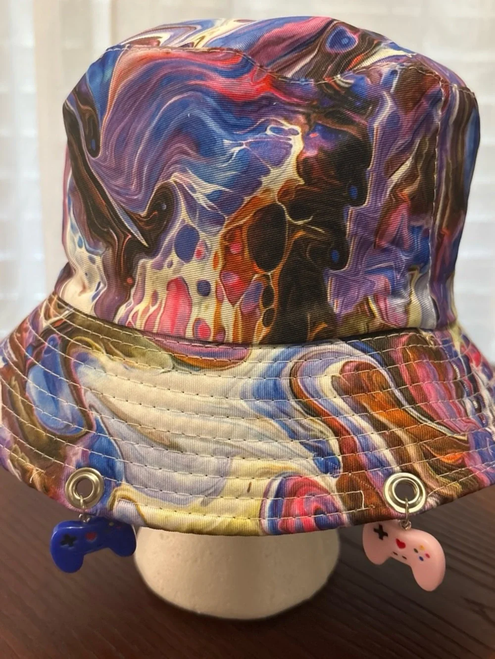 N/A eye catching